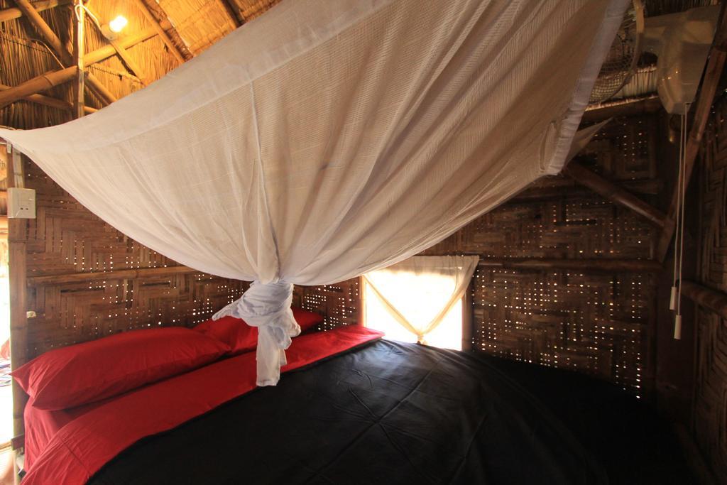 Chalee Tropicana Bungalow Koh Phayam Rum bild